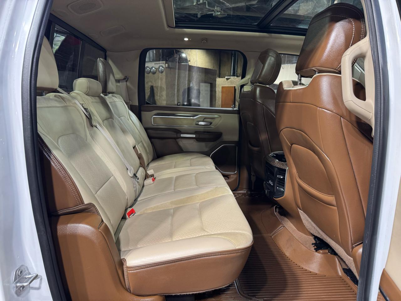 RAM 1500 Laramie 4x4 Crew Cab 6'4" Box 2019