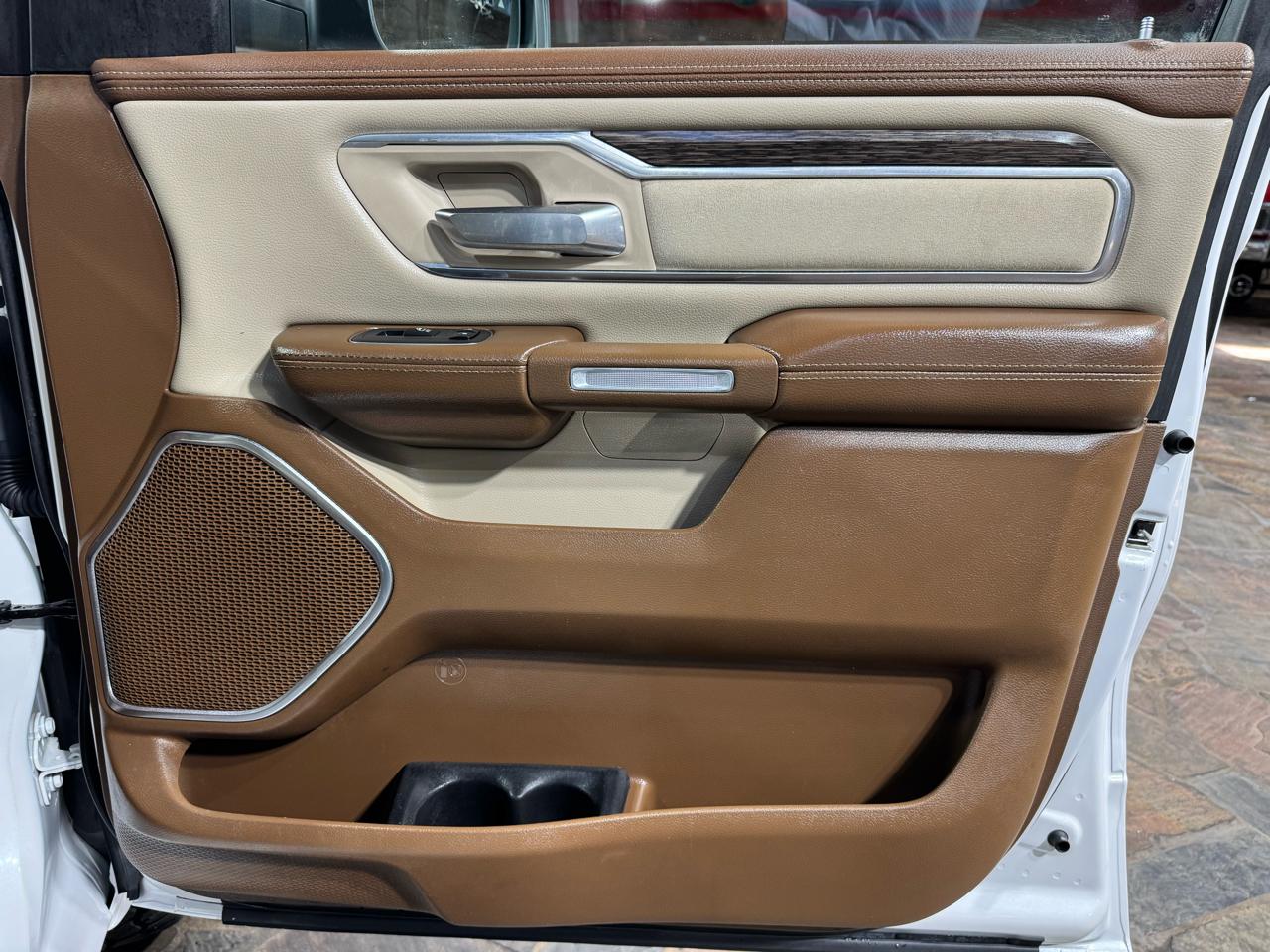 RAM 1500 Laramie 4x4 Crew Cab 6'4" Box 2019