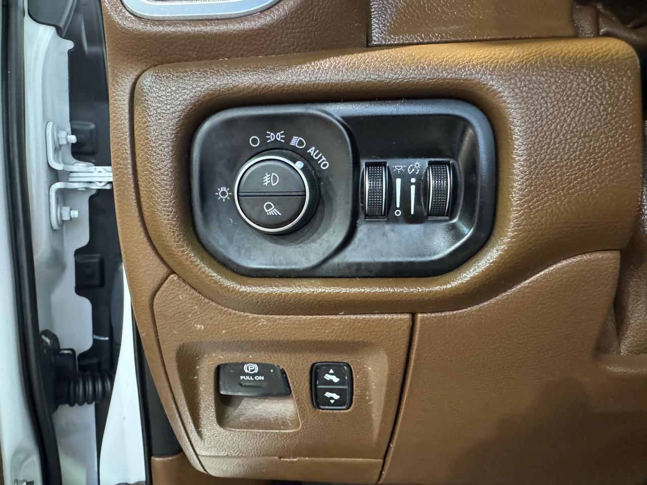 RAM 1500 Laramie 4x4 Crew Cab 6'4" Box 2019