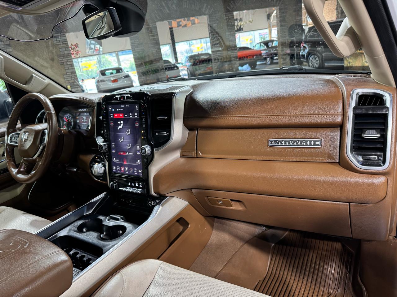 RAM 1500 Laramie 4x4 Crew Cab 6'4" Box 2019