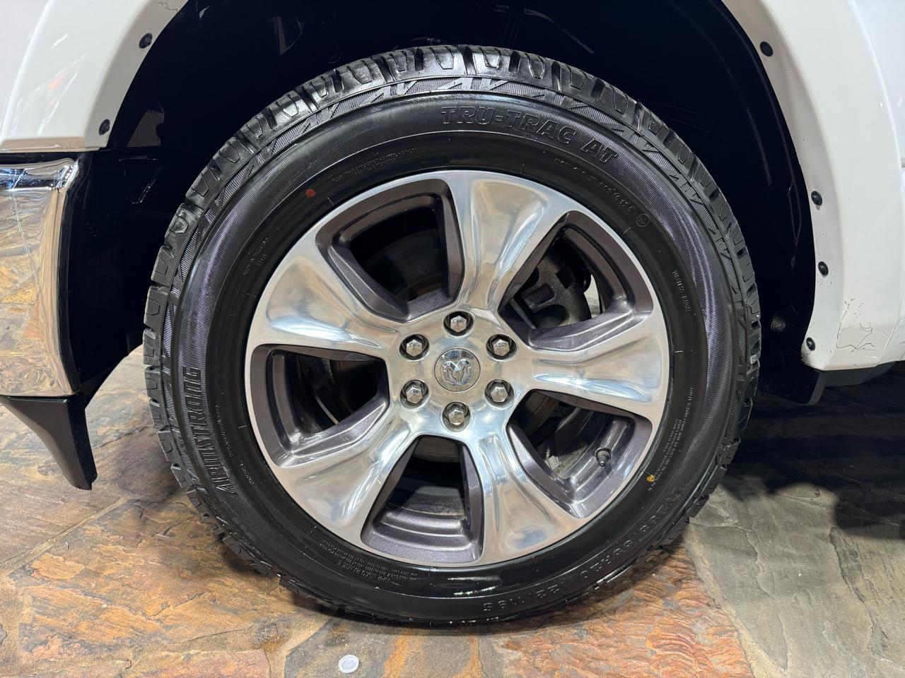 RAM 1500 Laramie 4x4 Crew Cab 6'4" Box 2019