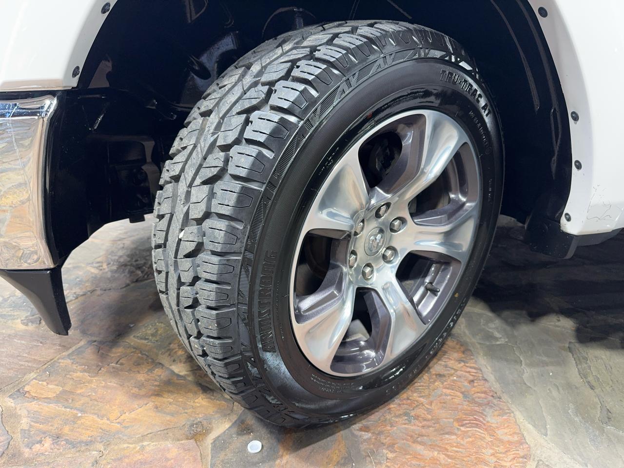 RAM 1500 Laramie 4x4 Crew Cab 6'4" Box 2019