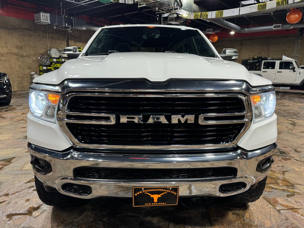 RAM 1500 Big Horn 4x4 Crew Cab 5'7" Box 2020