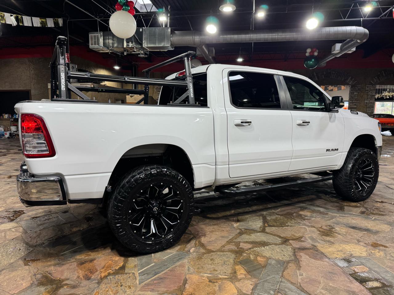 RAM 1500 Big Horn 4x4 Crew Cab 5'7" Box 2020