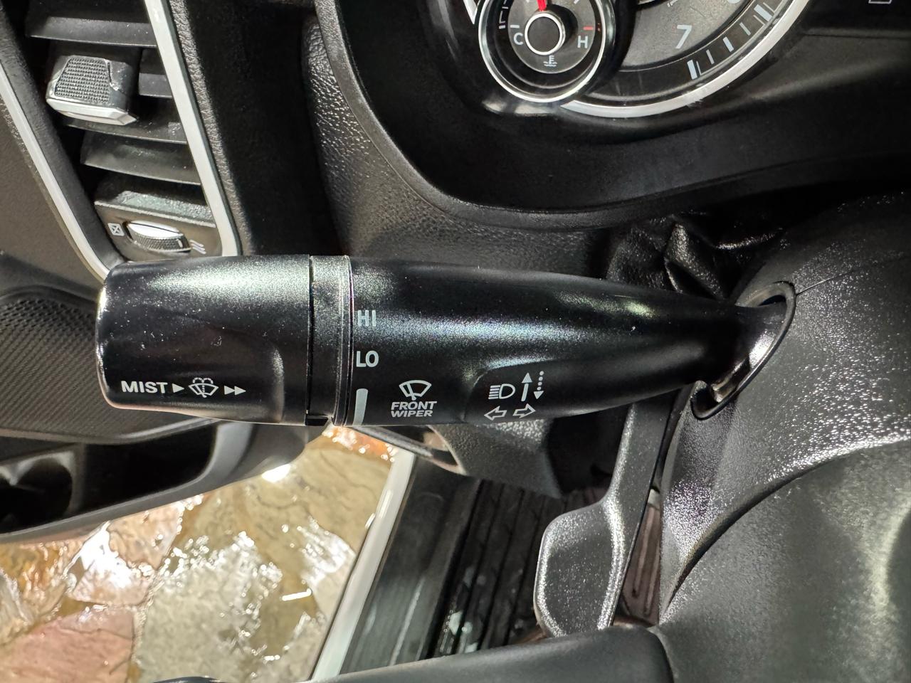 RAM 1500 Big Horn 4x4 Crew Cab 5'7" Box 2020