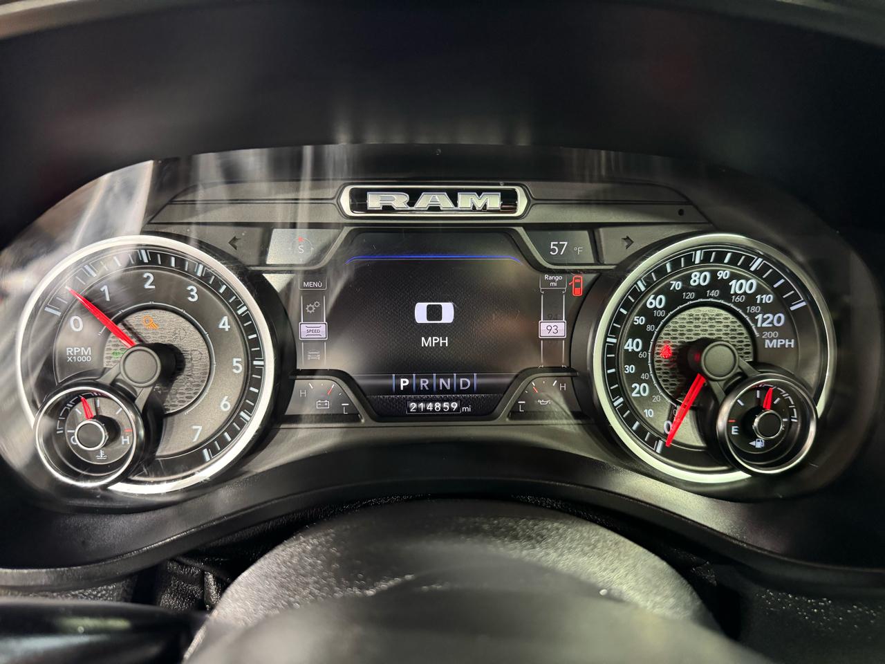 RAM 1500 Big Horn 4x4 Crew Cab 5'7" Box 2020