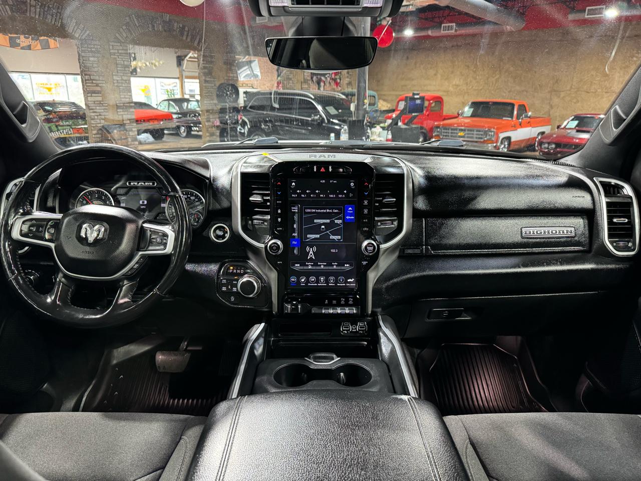 RAM 1500 Big Horn 4x4 Crew Cab 5'7" Box 2020