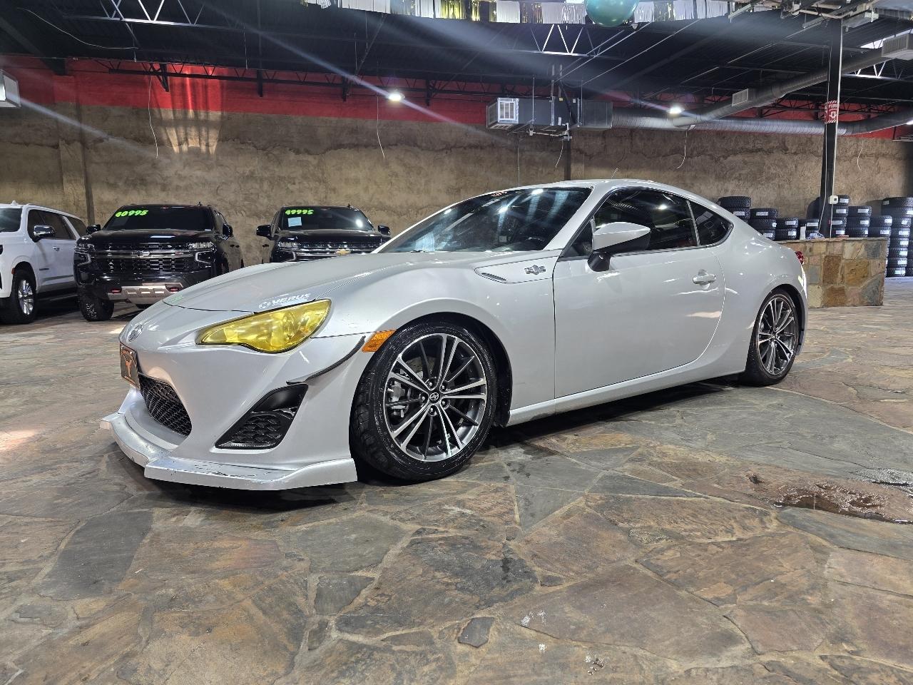 Scion FR-S 2dr Cpe Man (Natl) 2013