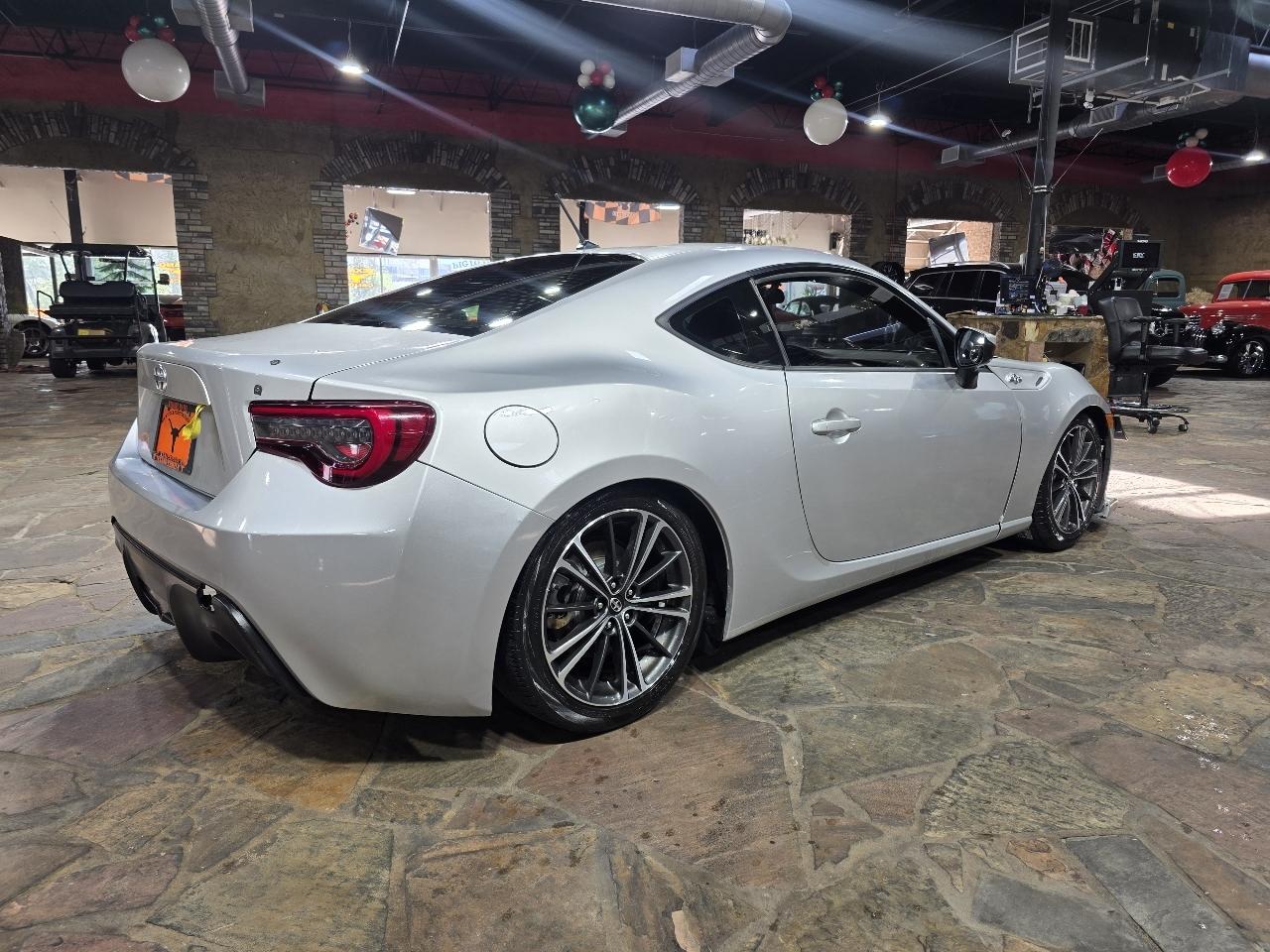 Scion FR-S 2dr Cpe Man (Natl) 2013