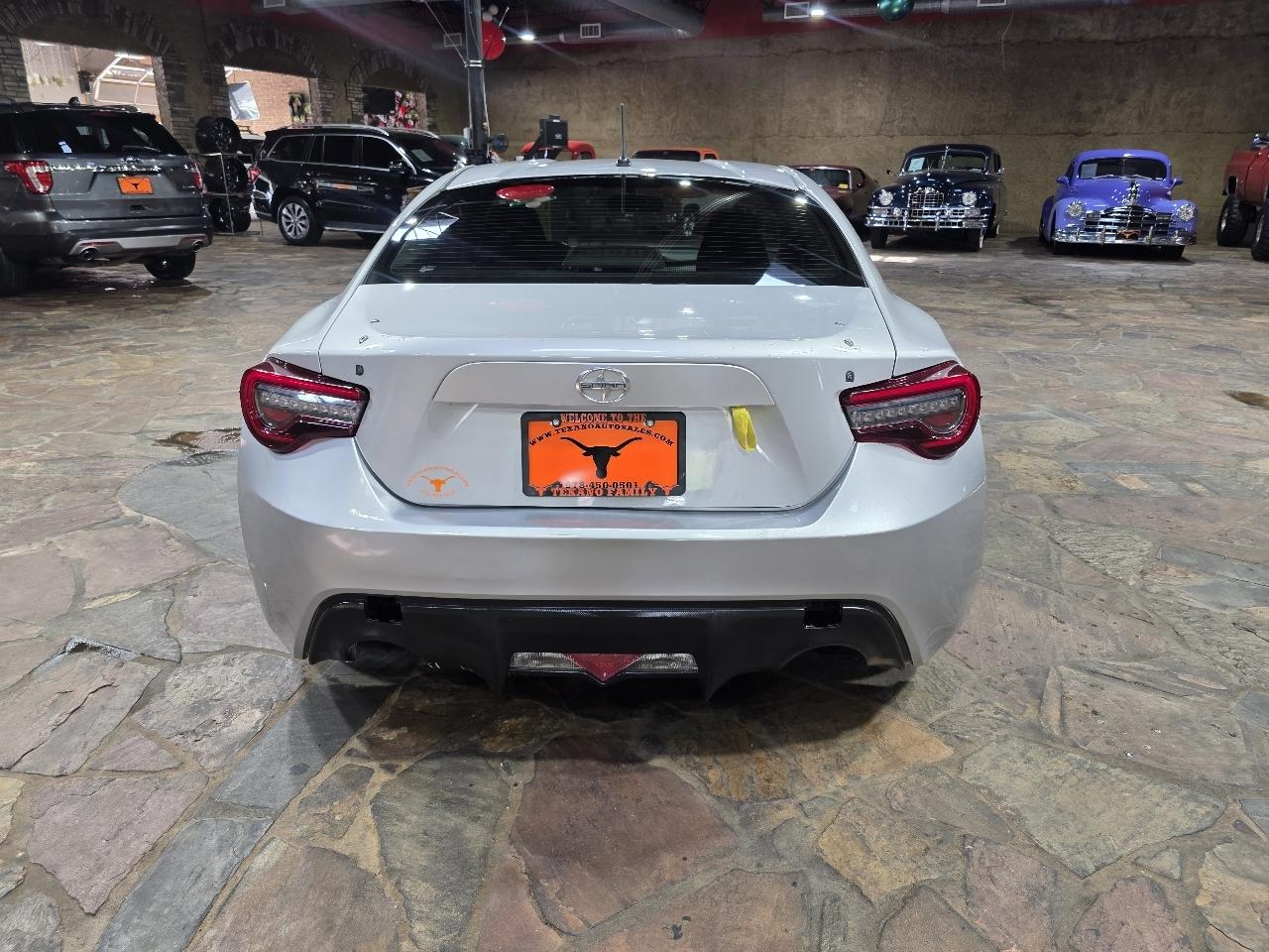 Scion FR-S 2dr Cpe Man (Natl) 2013