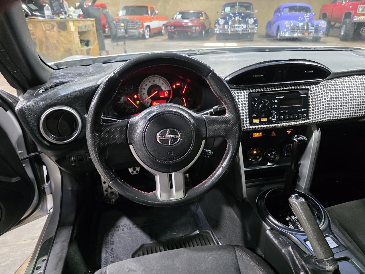 Scion FR-S 2dr Cpe Man (Natl) 2013