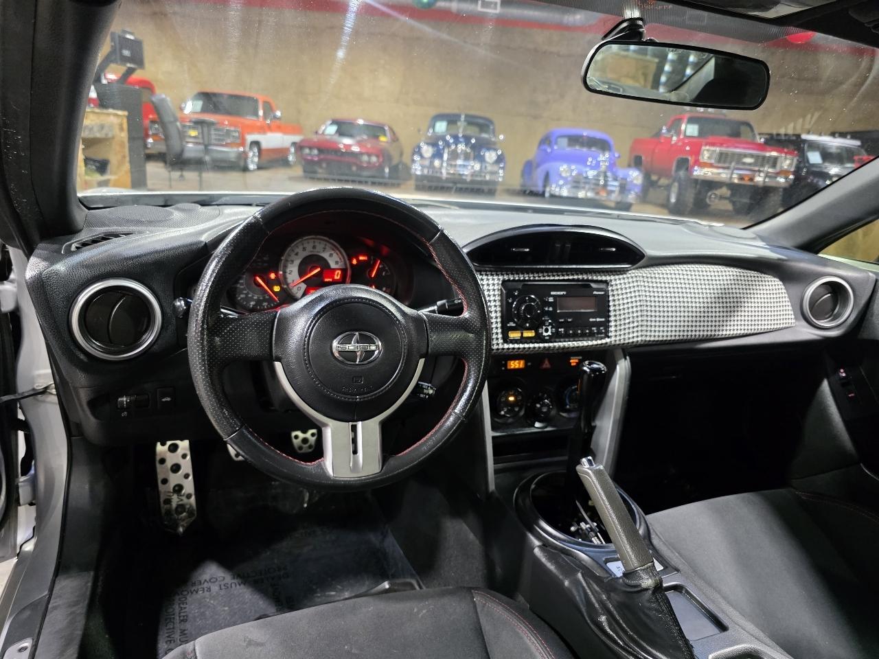 Scion FR-S 2dr Cpe Man (Natl) 2013