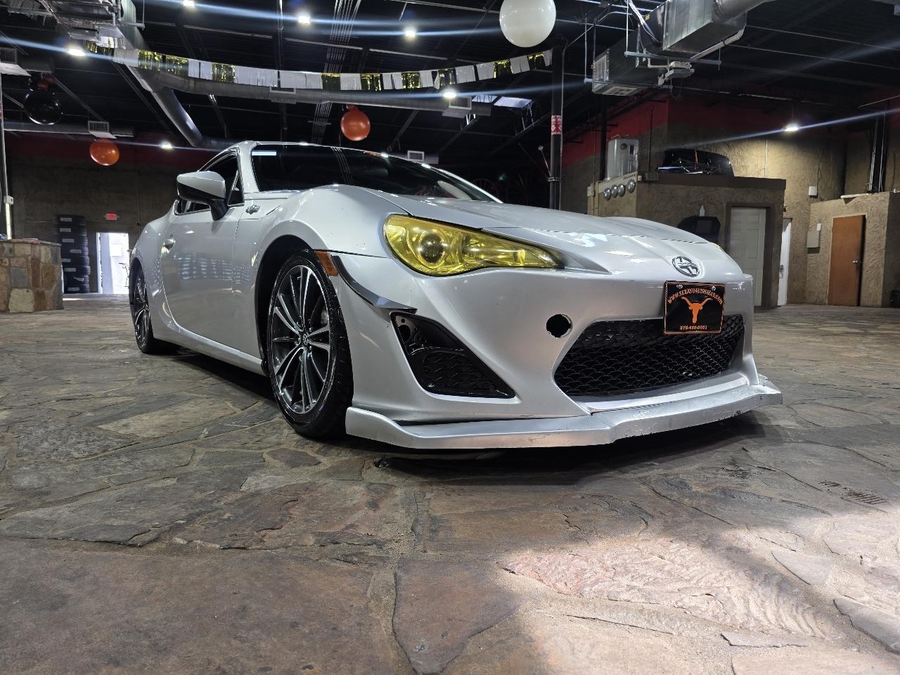 Scion FR-S 2dr Cpe Man (Natl) 2013