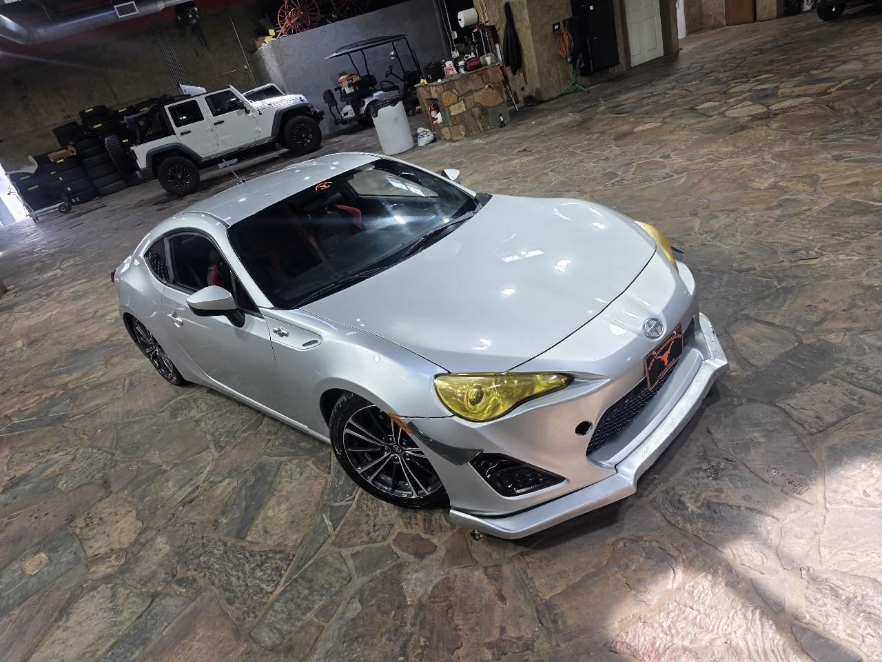 Scion FR-S 2dr Cpe Man (Natl) 2013
