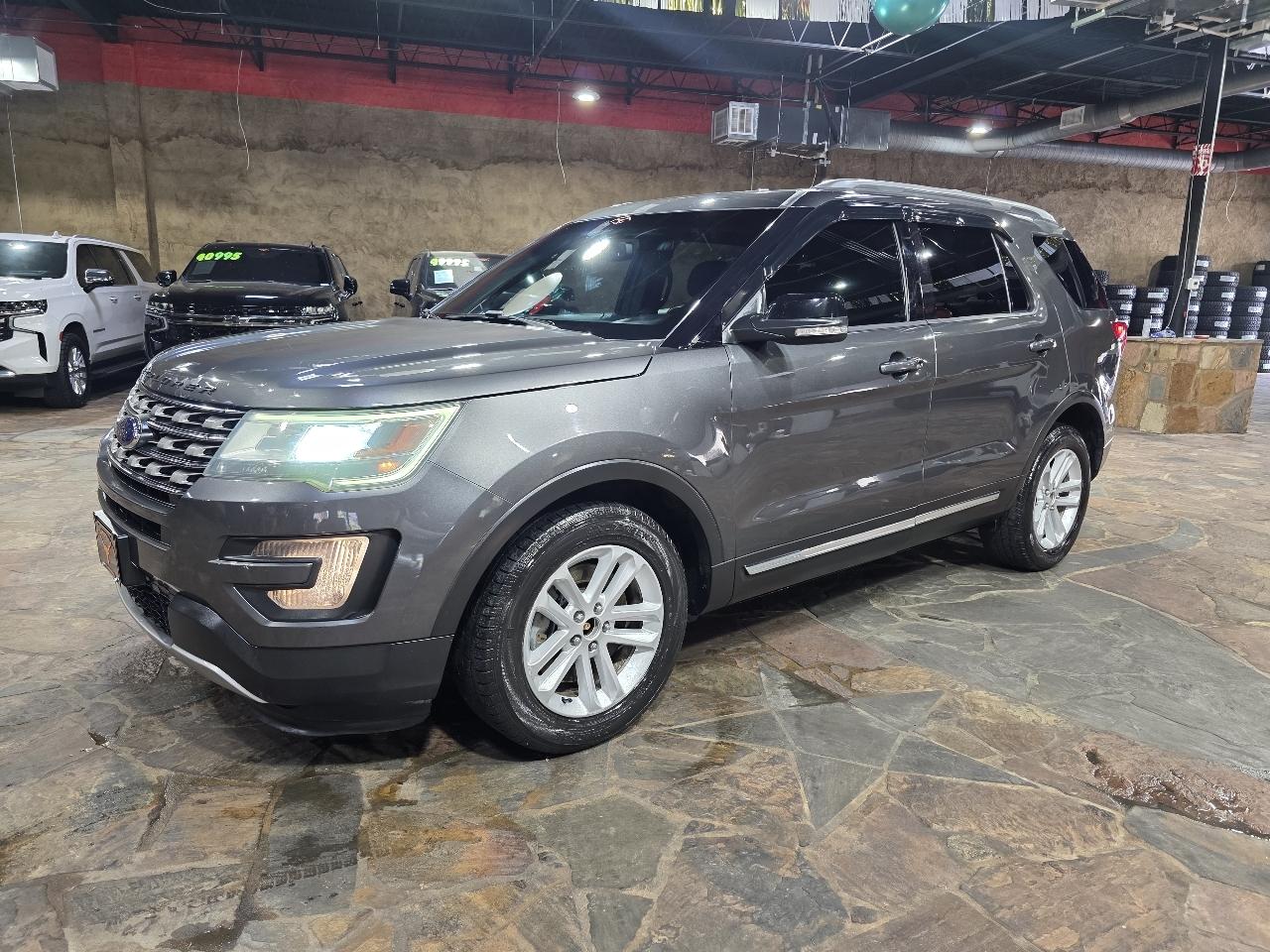 Ford Explorer FWD 4dr XLT 2016