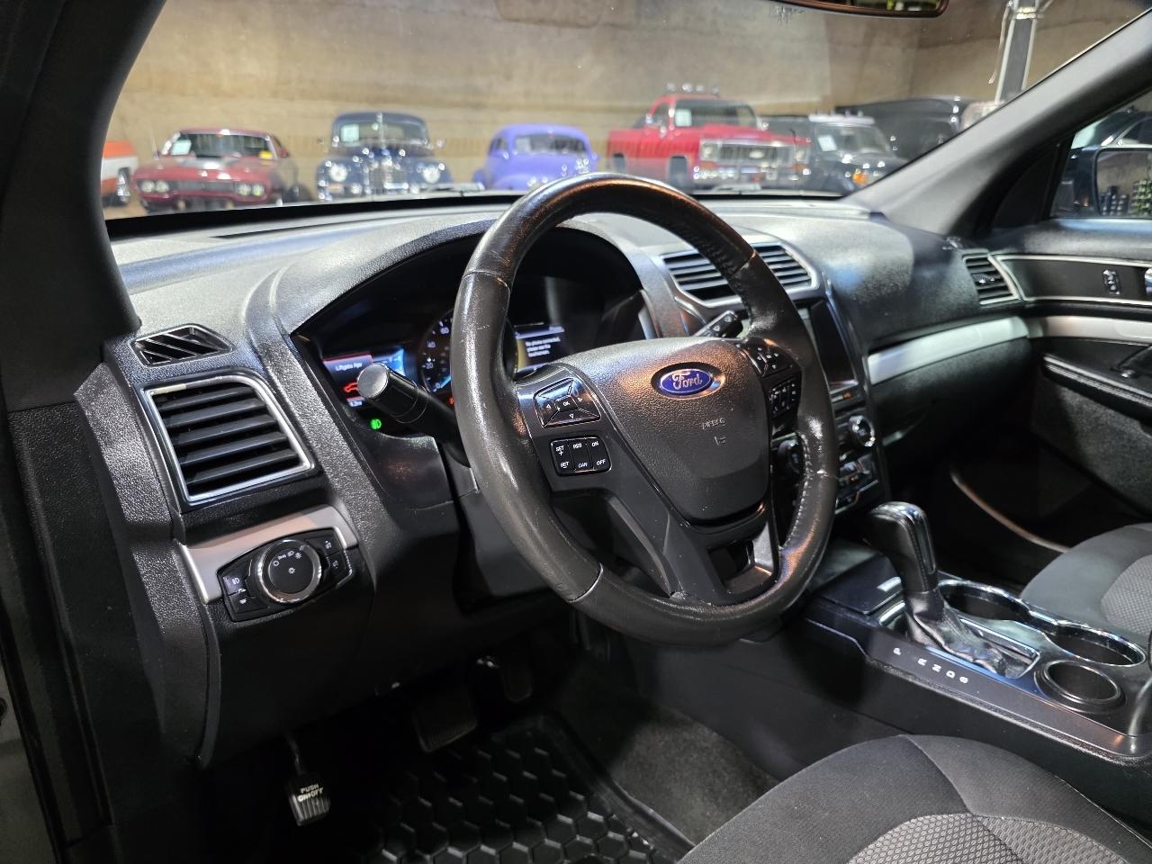 Ford Explorer FWD 4dr XLT 2016