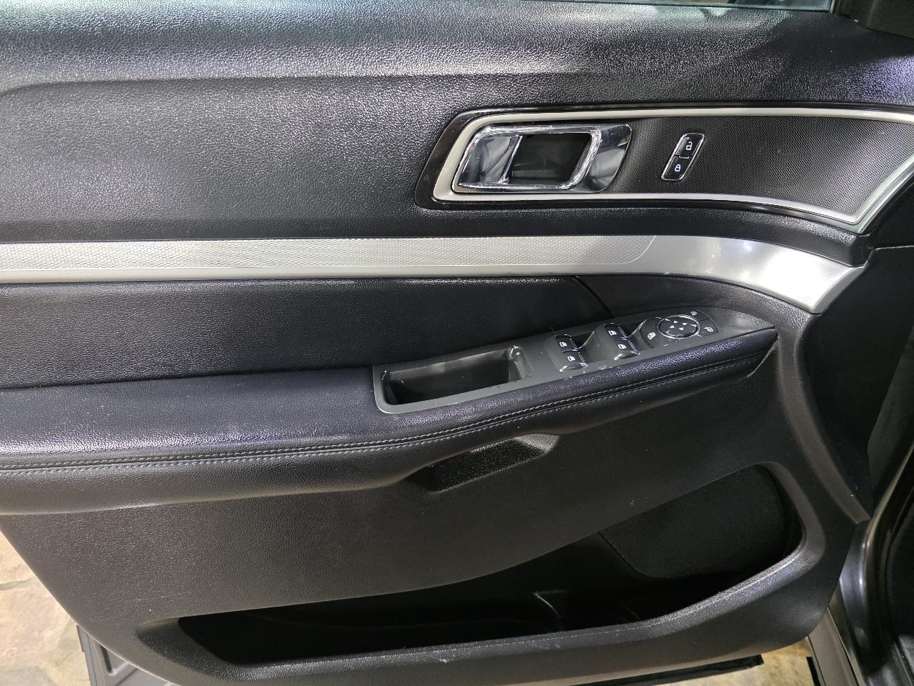 Ford Explorer FWD 4dr XLT 2016