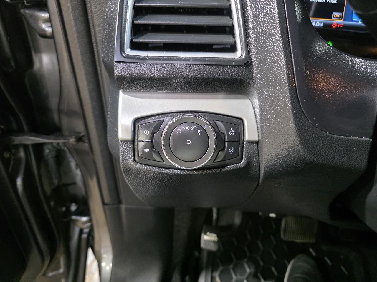 Ford Explorer FWD 4dr XLT 2016