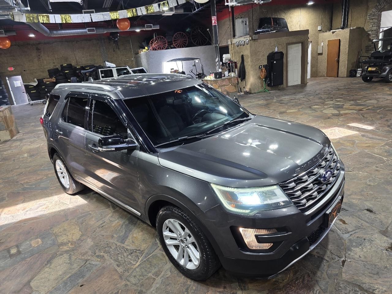 Ford Explorer FWD 4dr XLT 2016