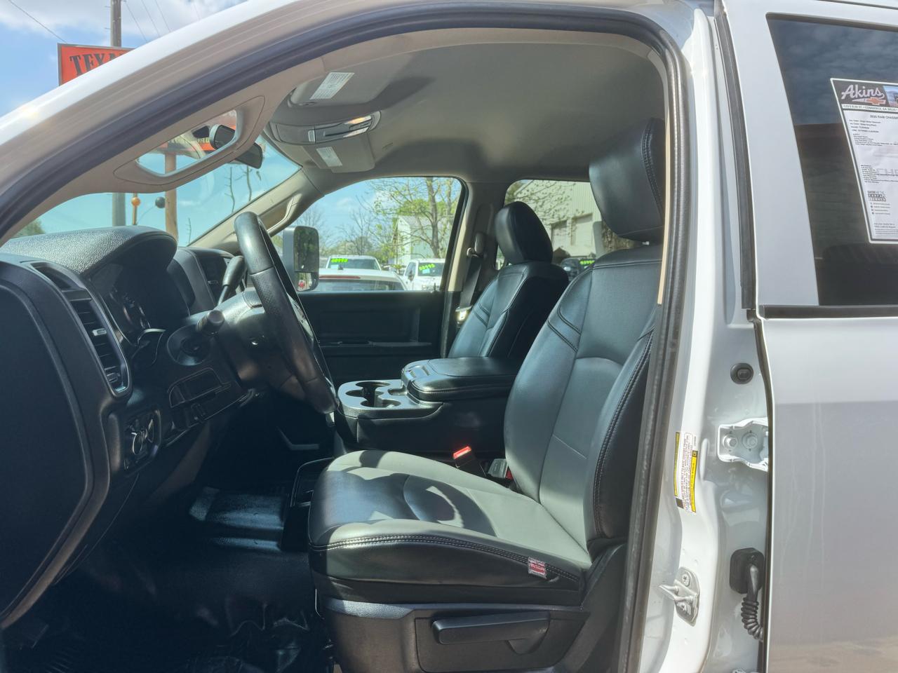 RAM 5500 Chassis Cab Tradesman 4x2 Crew Cab 84" CA 197.4" WB 2020