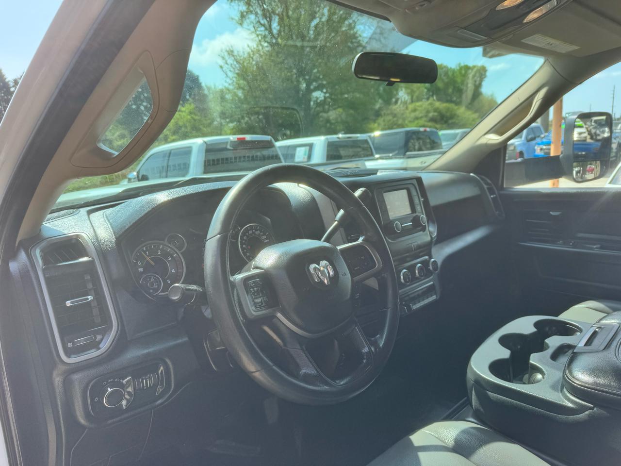 RAM 5500 Chassis Cab Tradesman 4x2 Crew Cab 84" CA 197.4" WB 2020