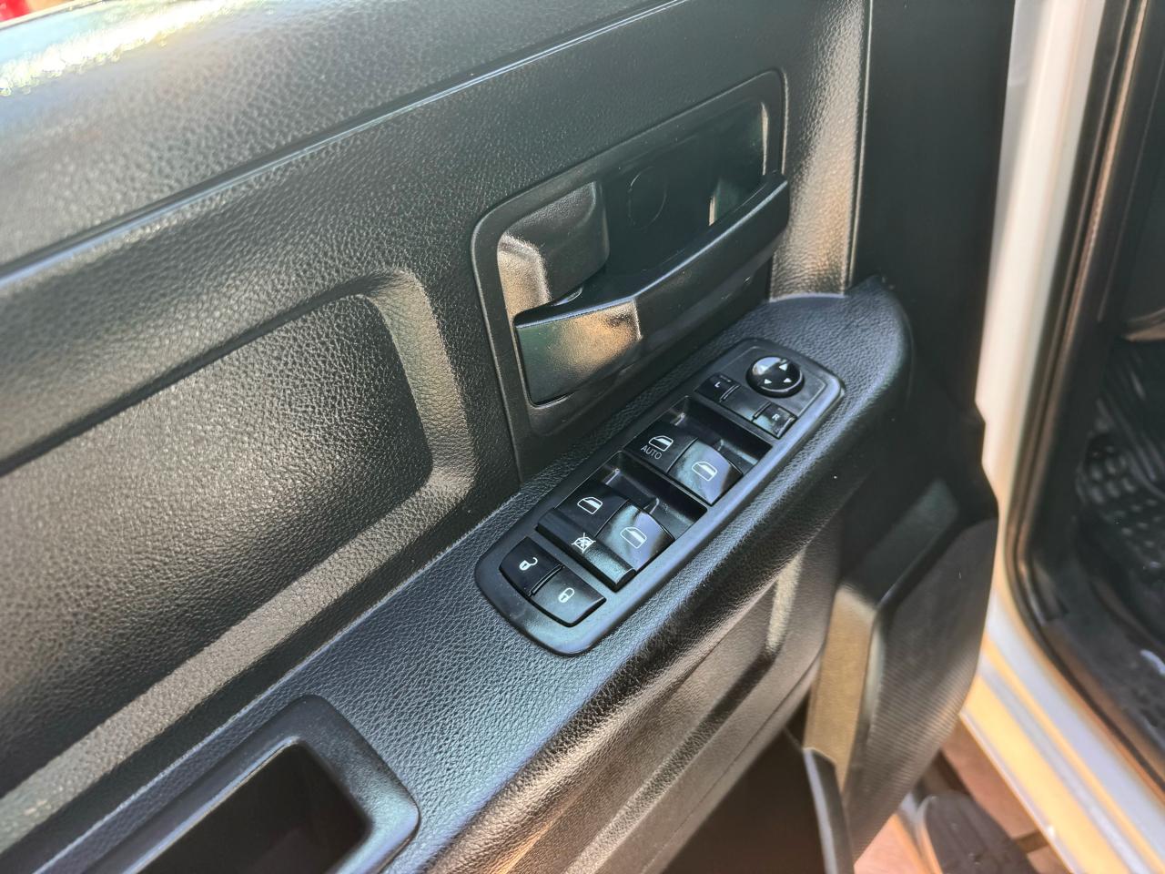 RAM 5500 Chassis Cab Tradesman 4x2 Crew Cab 84" CA 197.4" WB 2020