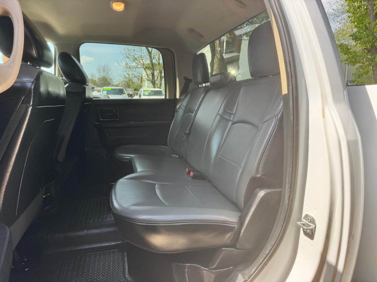 RAM 5500 Chassis Cab Tradesman 4x2 Crew Cab 84" CA 197.4" WB 2020