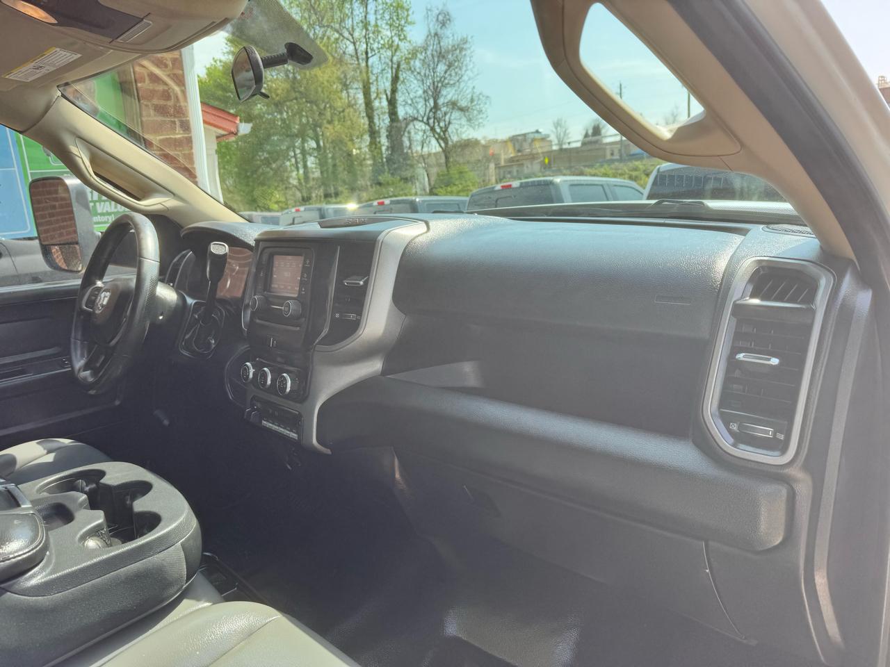 RAM 5500 Chassis Cab Tradesman 4x2 Crew Cab 84" CA 197.4" WB 2020