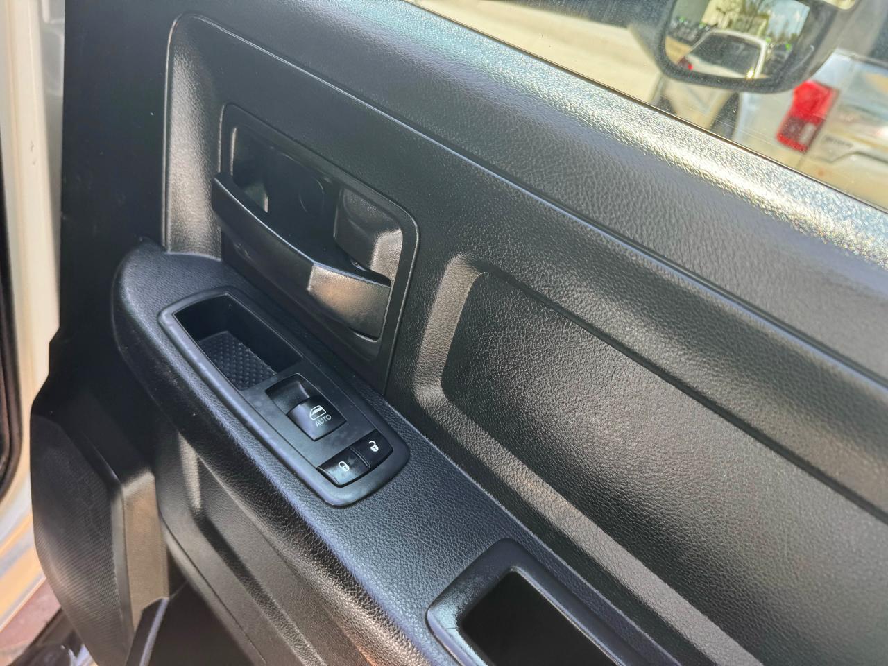 RAM 5500 Chassis Cab Tradesman 4x2 Crew Cab 84" CA 197.4" WB 2020