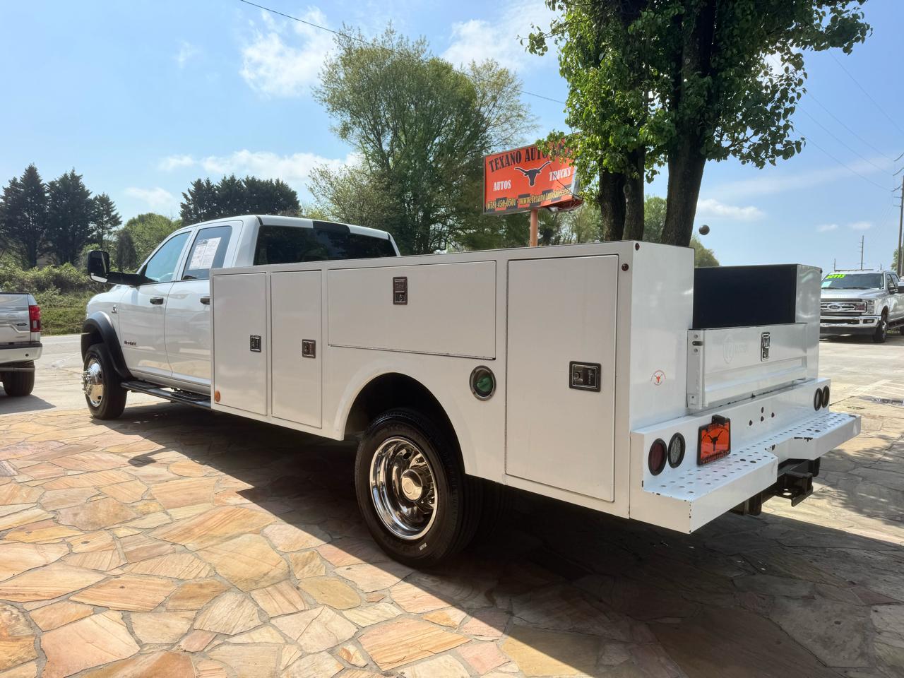 RAM 5500 Chassis Cab Tradesman 4x2 Crew Cab 84" CA 197.4" WB 2020