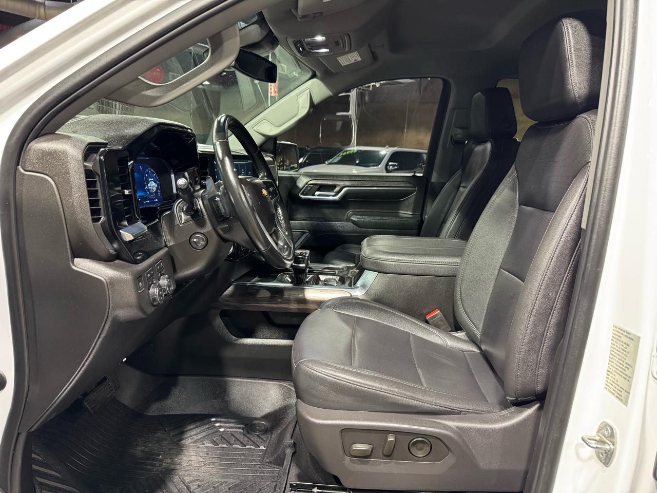 Chevrolet Silverado 1500 4WD Crew Cab 147" LTZ 2024