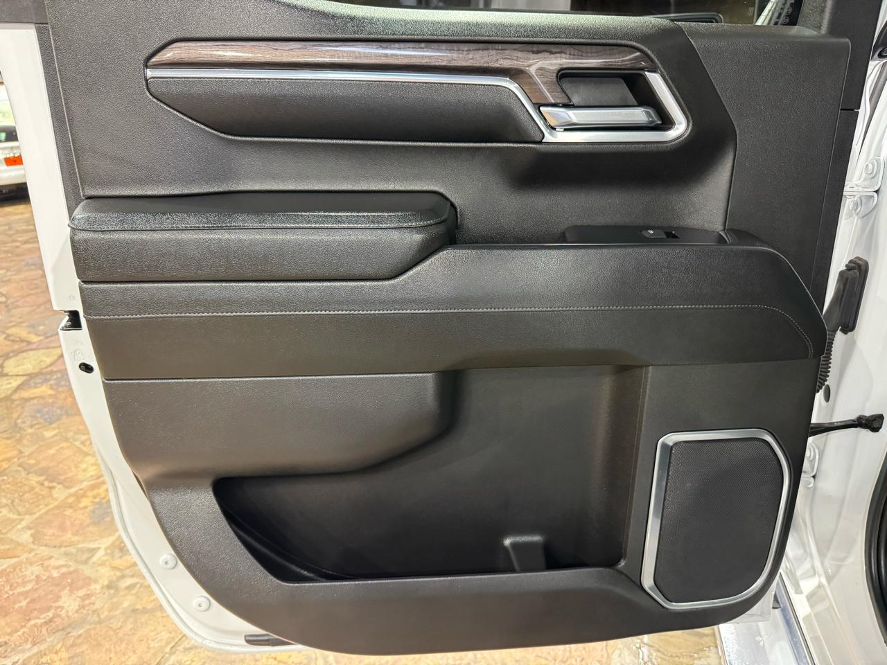 Chevrolet Silverado 1500 4WD Crew Cab 147" LTZ 2024