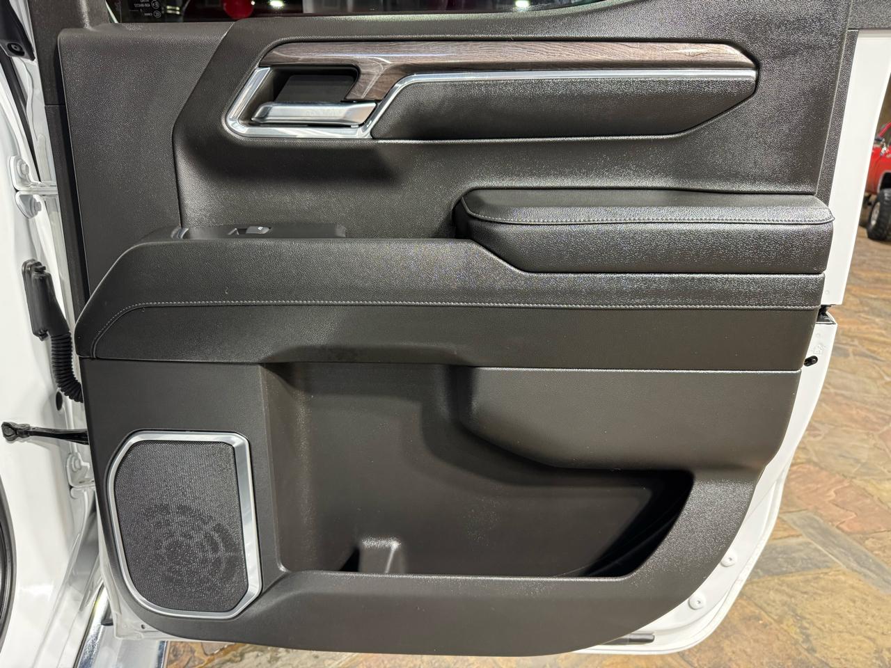 Chevrolet Silverado 1500 4WD Crew Cab 147" LTZ 2024