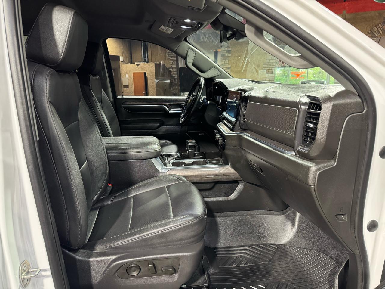 Chevrolet Silverado 1500 4WD Crew Cab 147" LTZ 2024