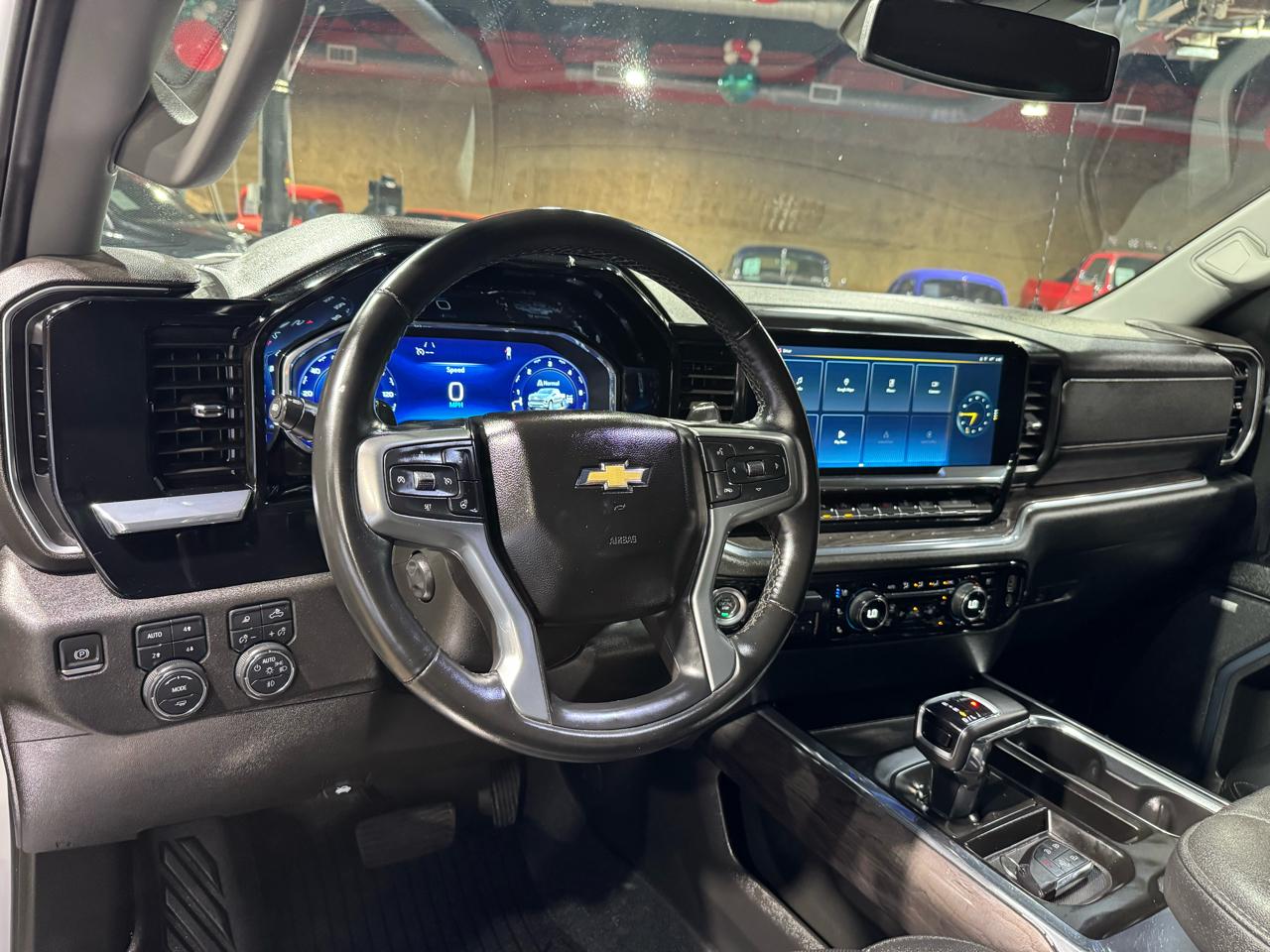 Chevrolet Silverado 1500 4WD Crew Cab 147" LTZ 2024