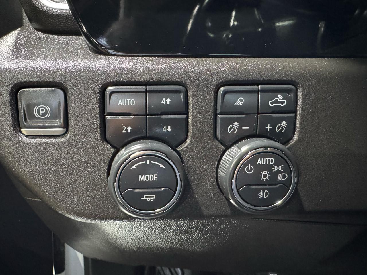 Chevrolet Silverado 1500 4WD Crew Cab 147" LTZ 2024