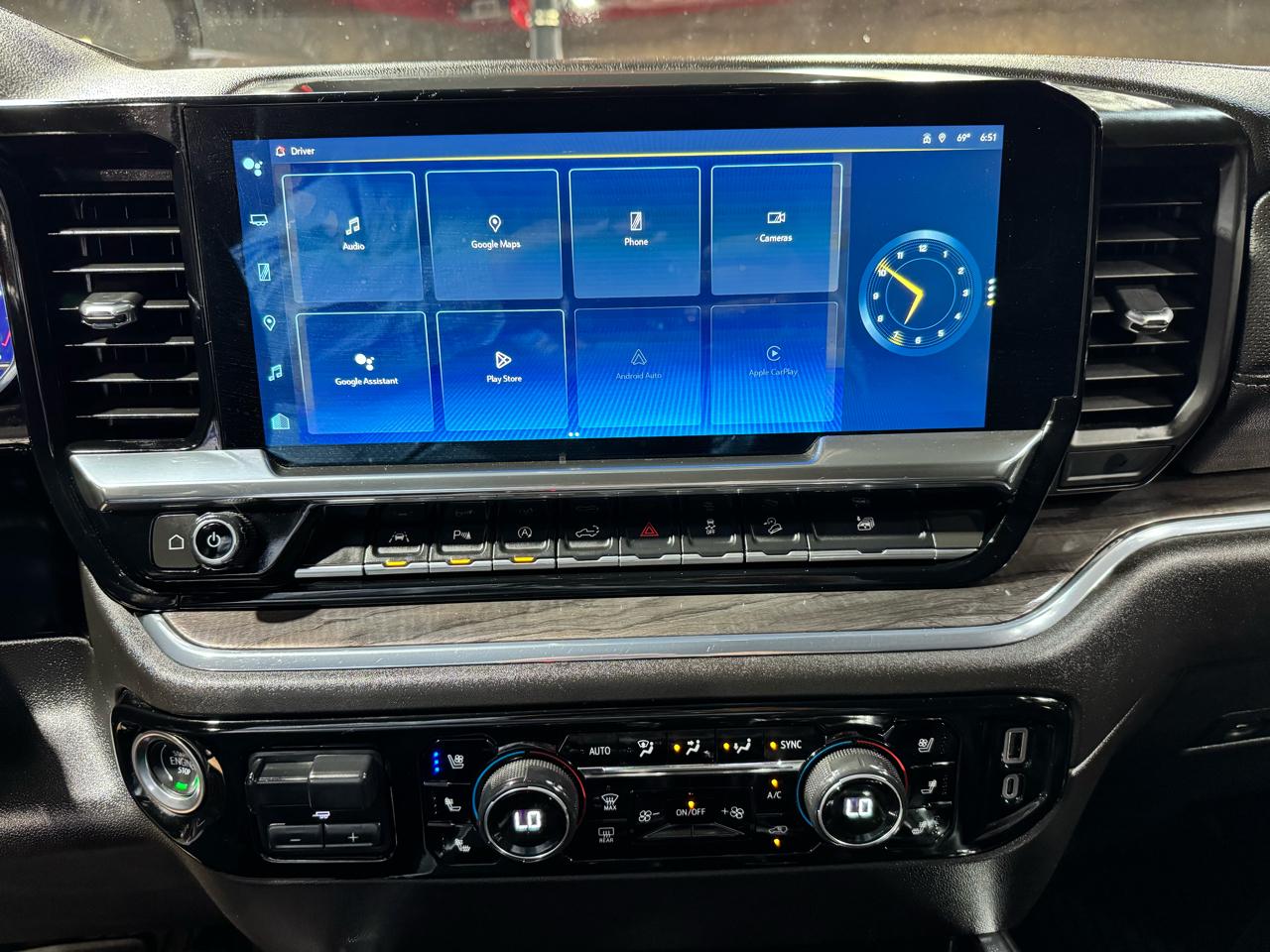 Chevrolet Silverado 1500 4WD Crew Cab 147" LTZ 2024