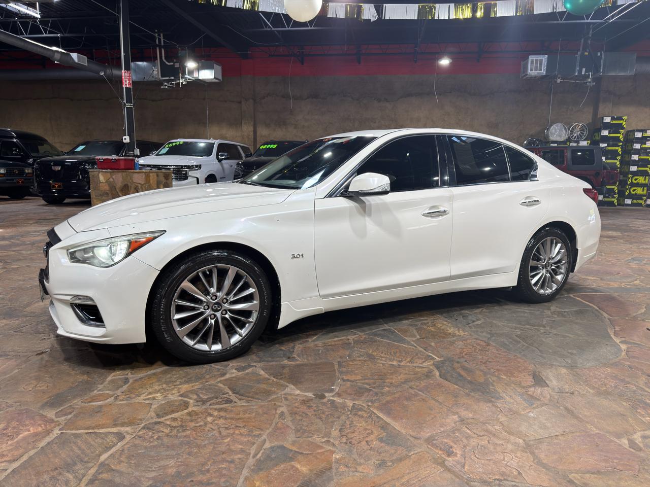 Infiniti Q50 3.0t LUXE AWD 2018