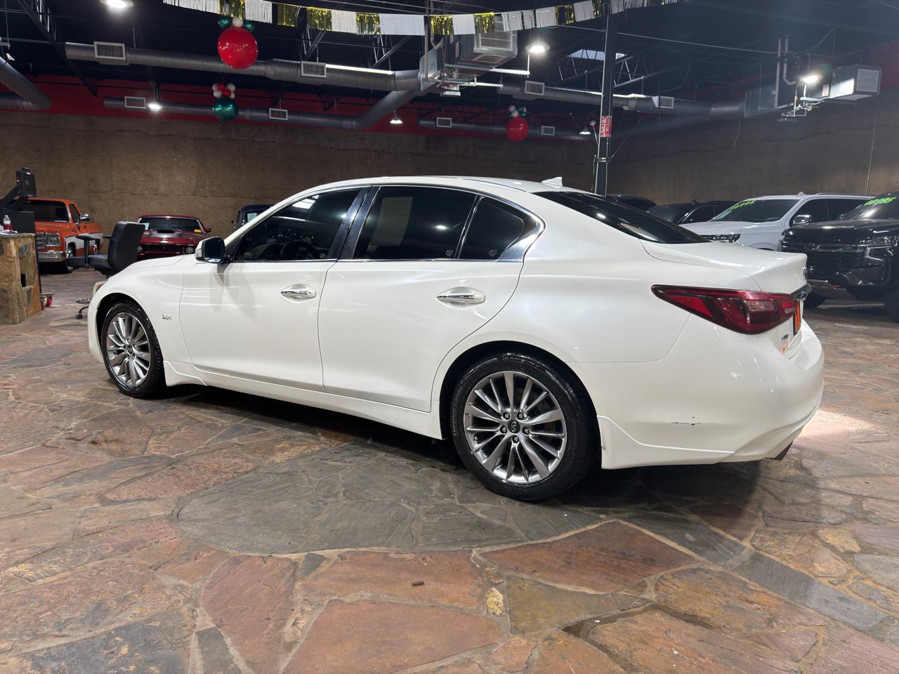 Infiniti Q50 3.0t LUXE AWD 2018