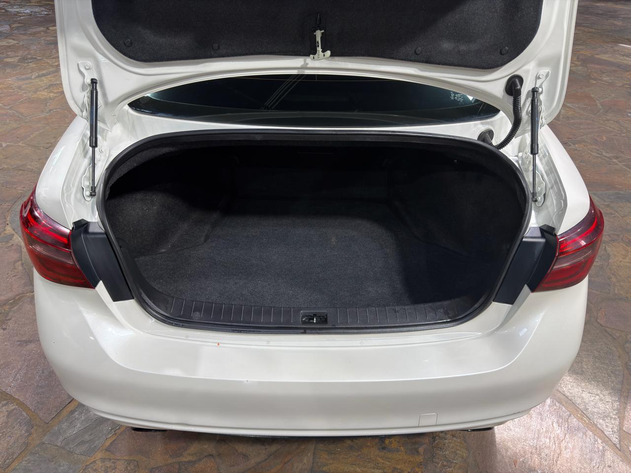 Infiniti Q50 3.0t LUXE AWD 2018