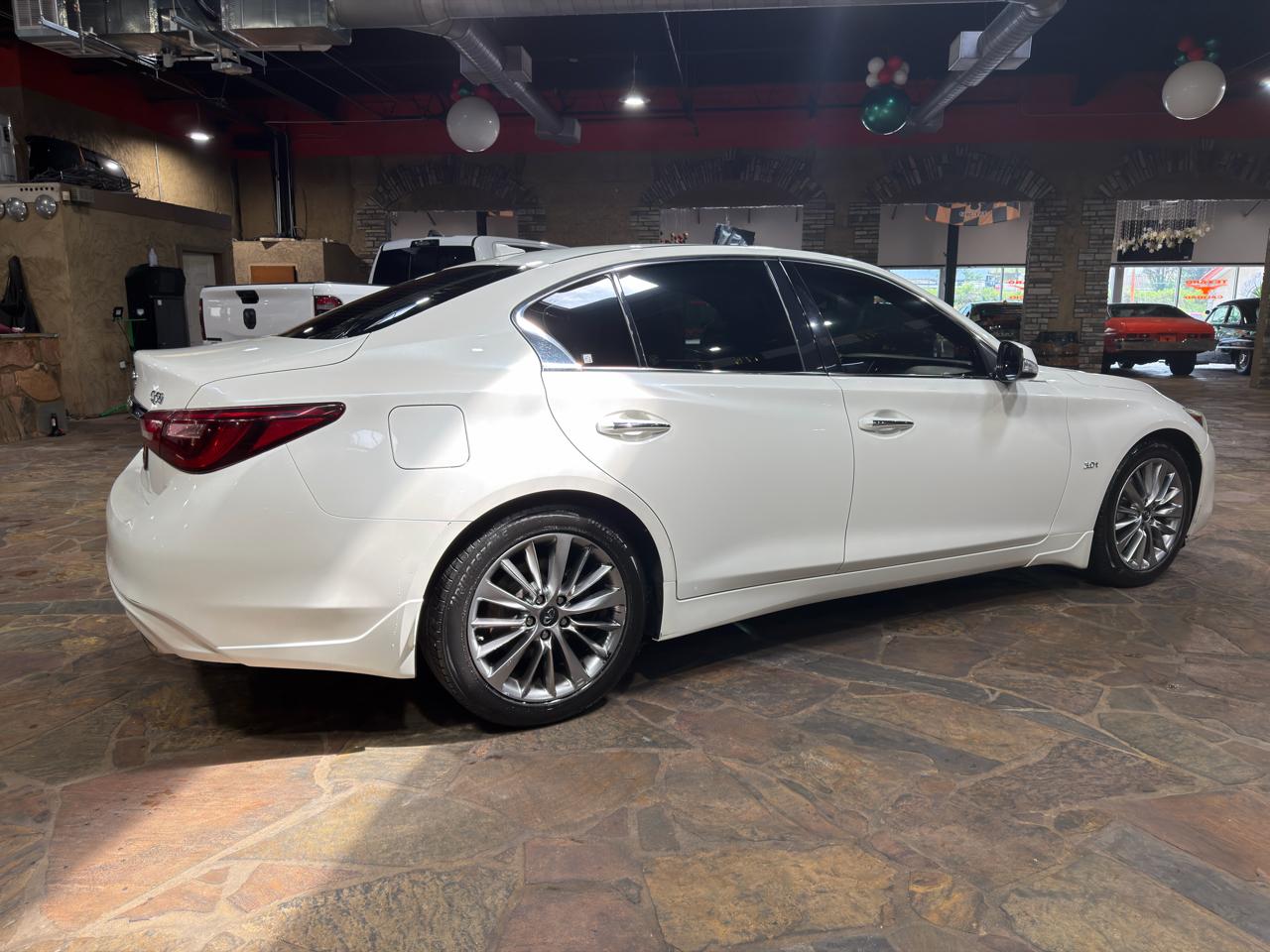 Infiniti Q50 3.0t LUXE AWD 2018