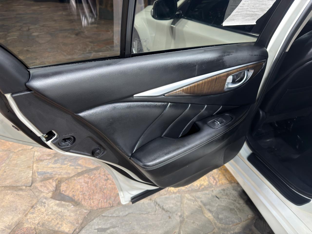 Infiniti Q50 3.0t LUXE AWD 2018