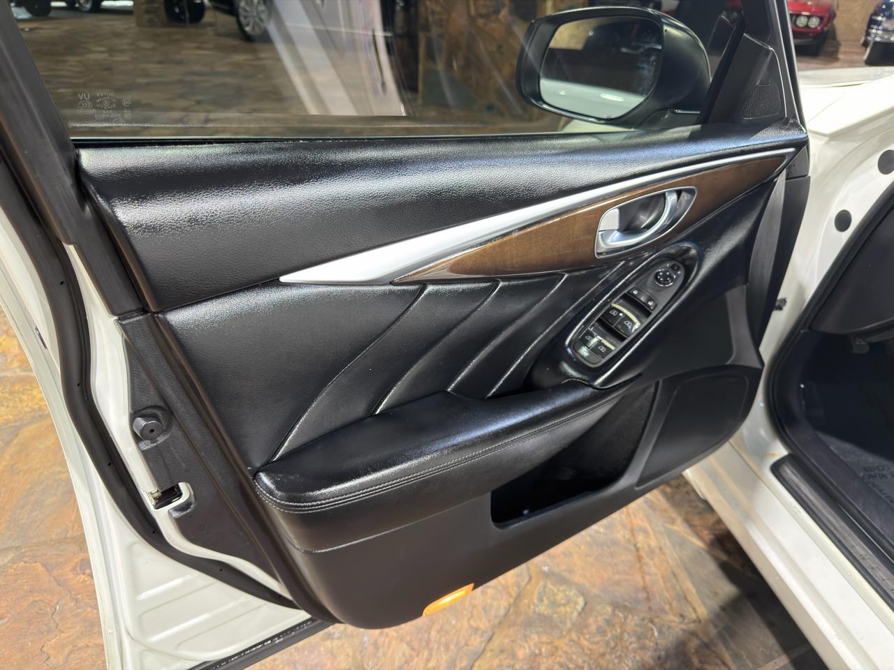 Infiniti Q50 3.0t LUXE AWD 2018