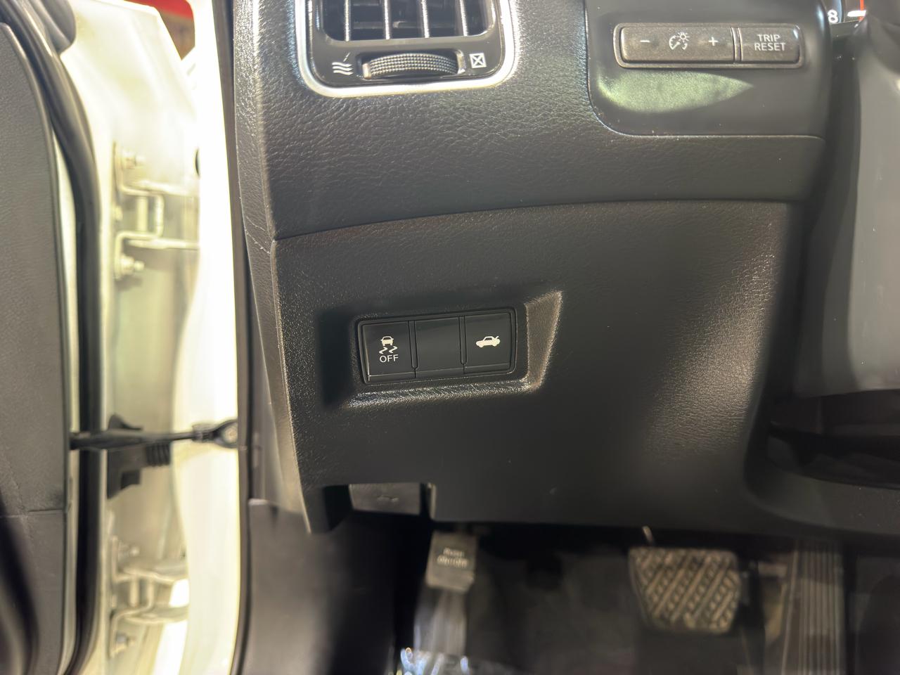 Infiniti Q50 3.0t LUXE AWD 2018