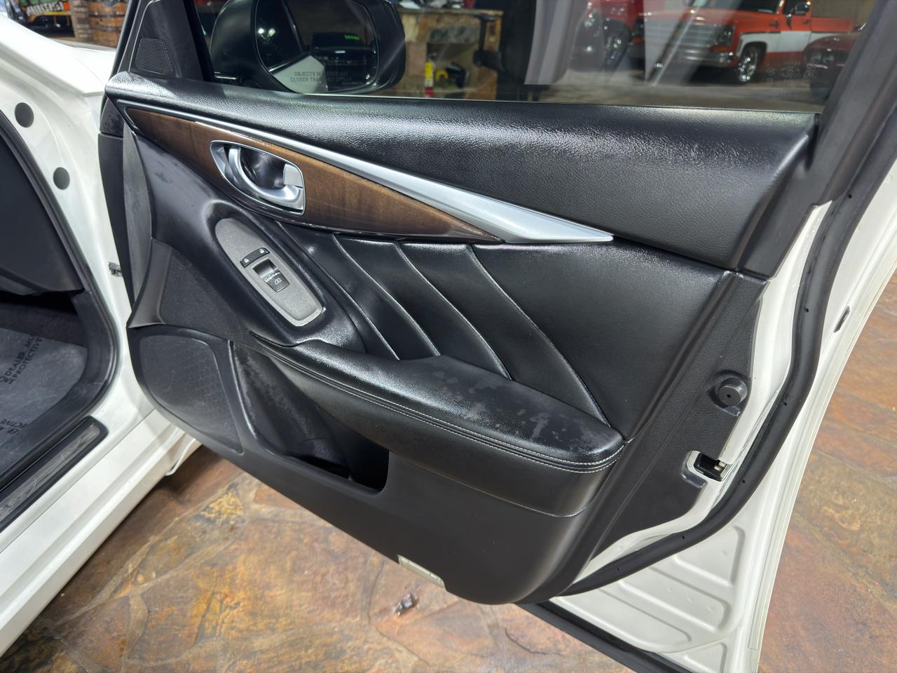 Infiniti Q50 3.0t LUXE AWD 2018