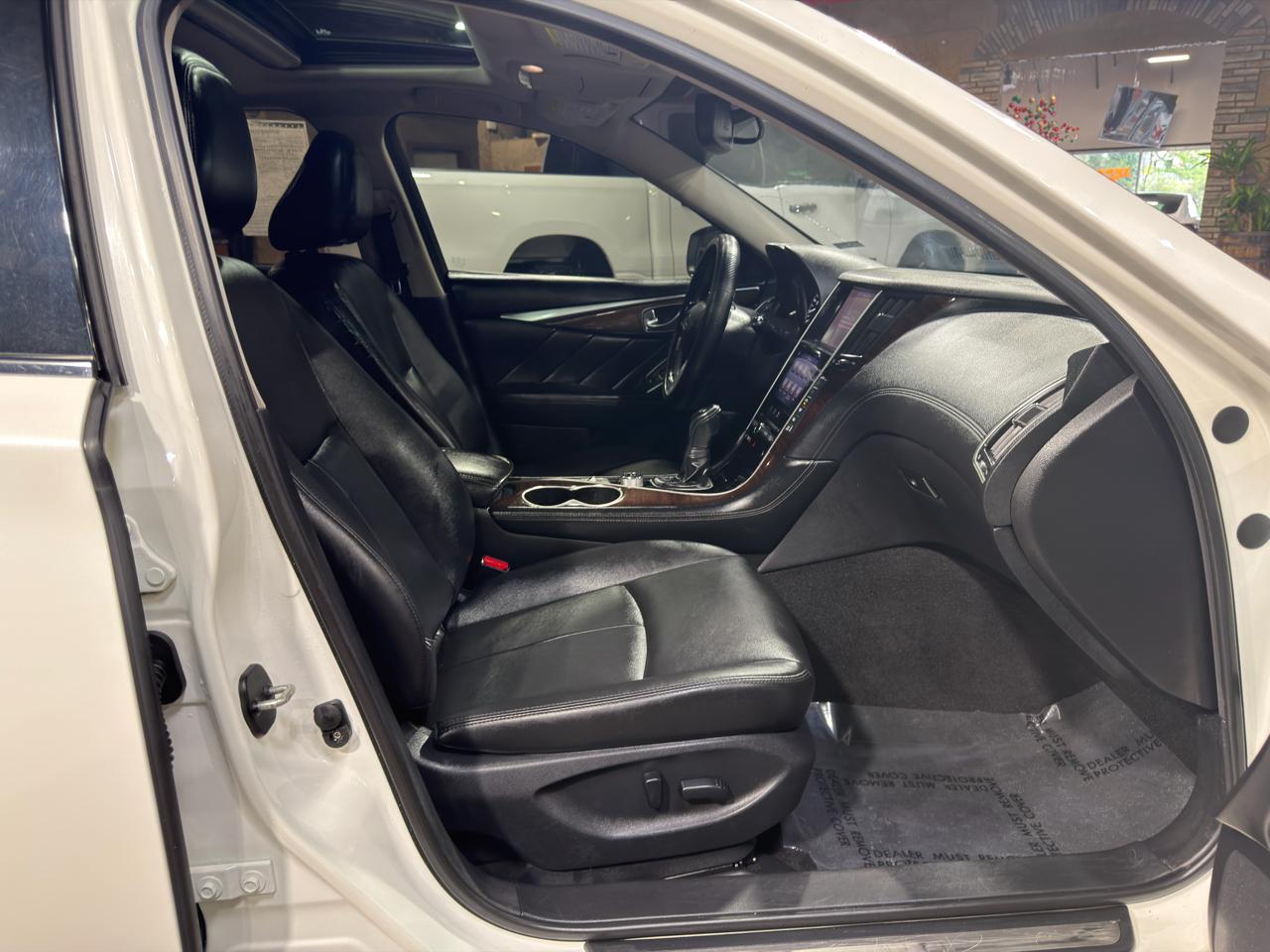 Infiniti Q50 3.0t LUXE AWD 2018