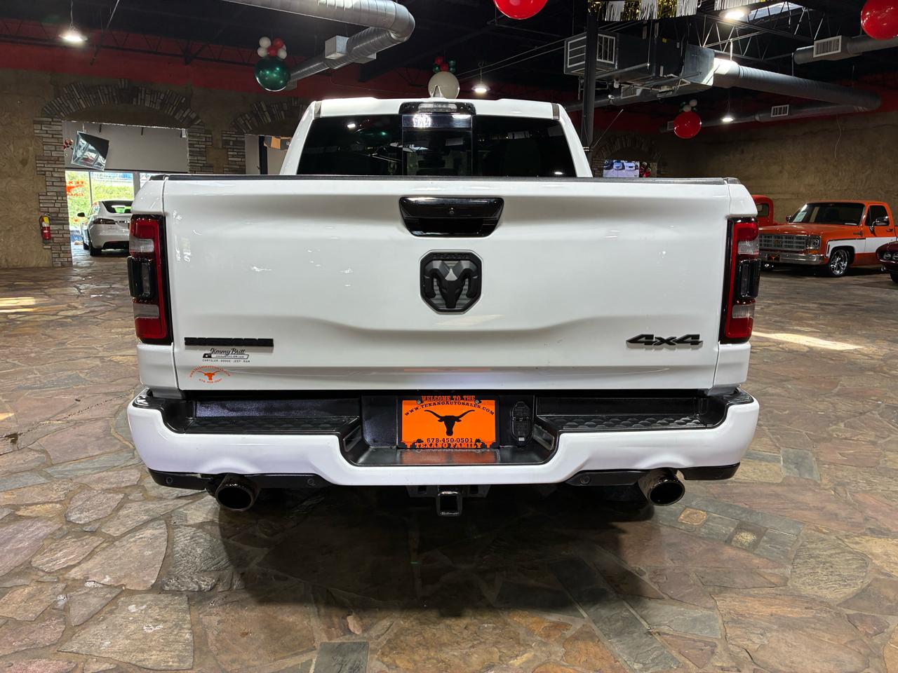 RAM 1500 Big Horn 4x4 Crew Cab 5'7" Box 2023