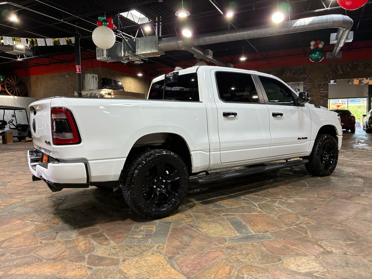 RAM 1500 Big Horn 4x4 Crew Cab 5'7" Box 2023