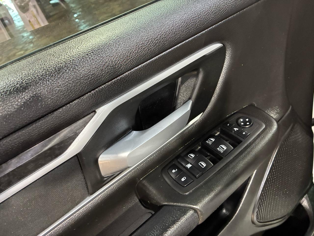 RAM 1500 Big Horn 4x4 Crew Cab 5'7" Box 2023