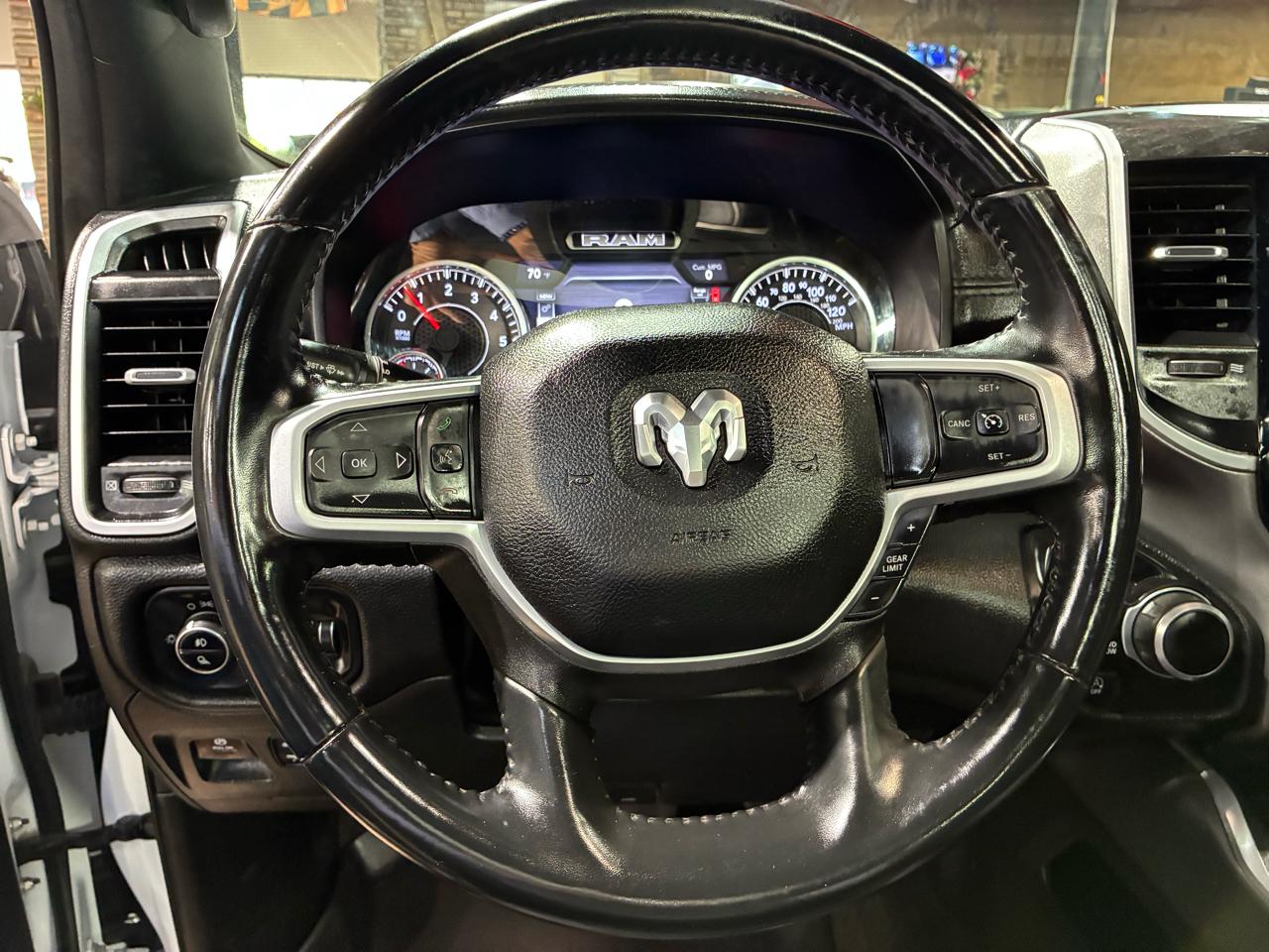 RAM 1500 Big Horn 4x4 Crew Cab 5'7" Box 2023